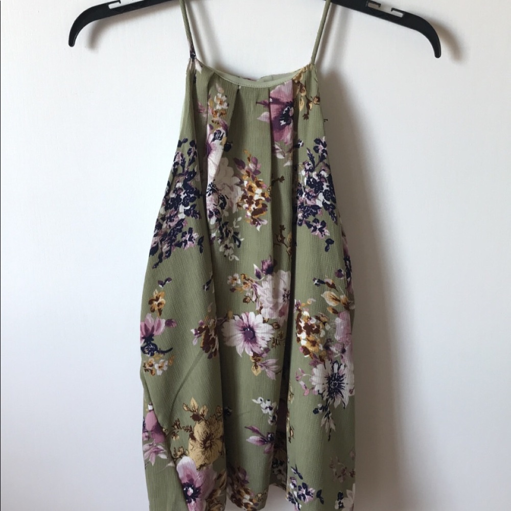 Floral green blouse.